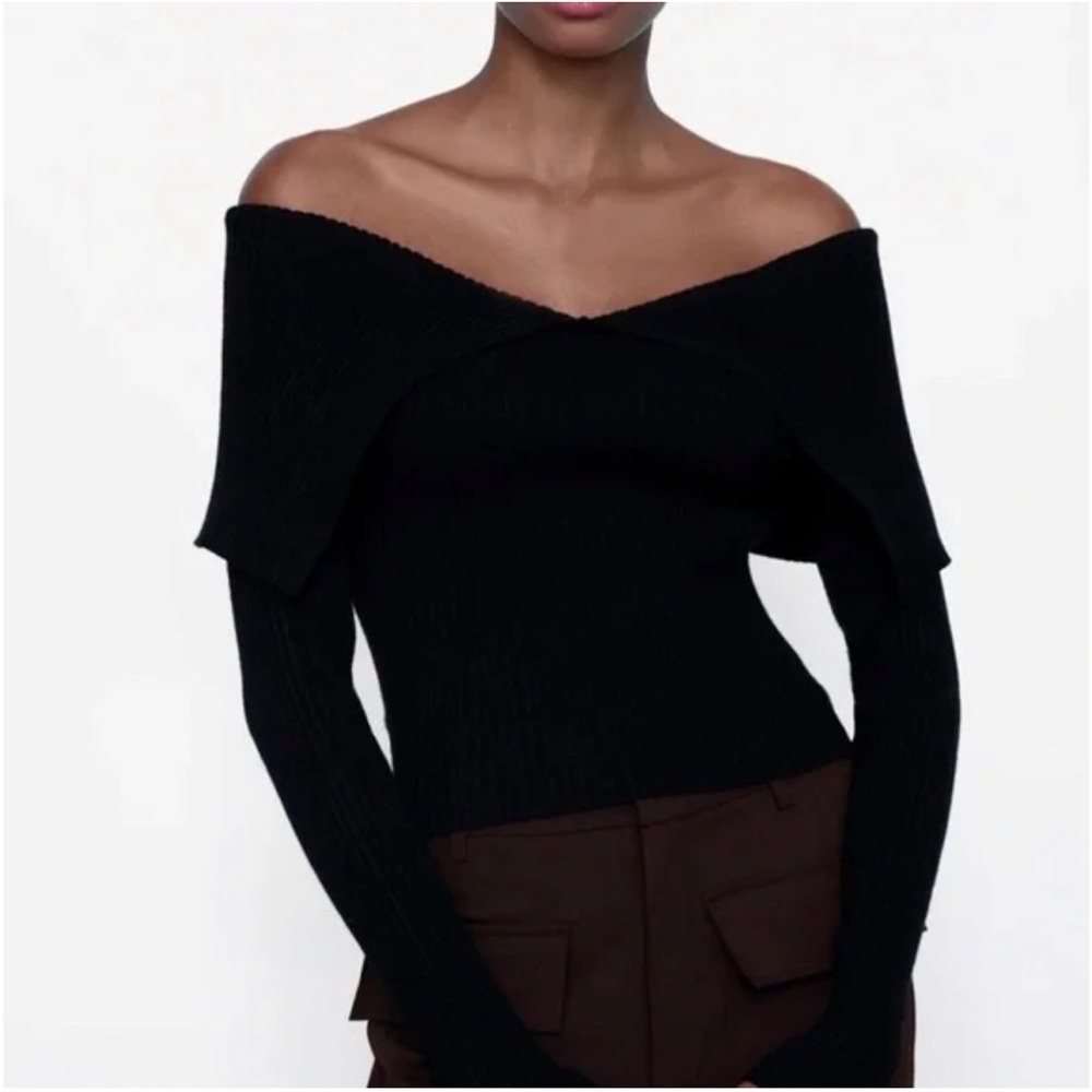 Zara 2020 Ecru Ribbed Elegant Black Off-Shoulder Top. Size Medium.